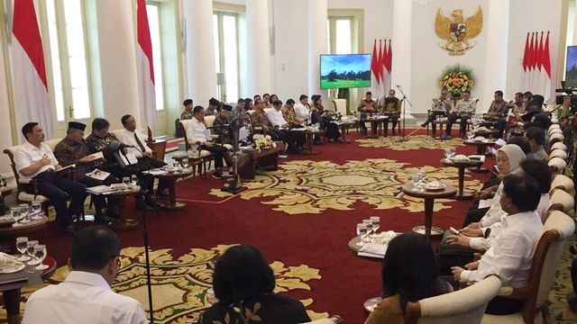 Suasana sidang Kabinet Paripurna membahas antisipasi dampak perekonomian global di Istana Kepresidenan Bogor. Foto: Rafyq Panjaitan
