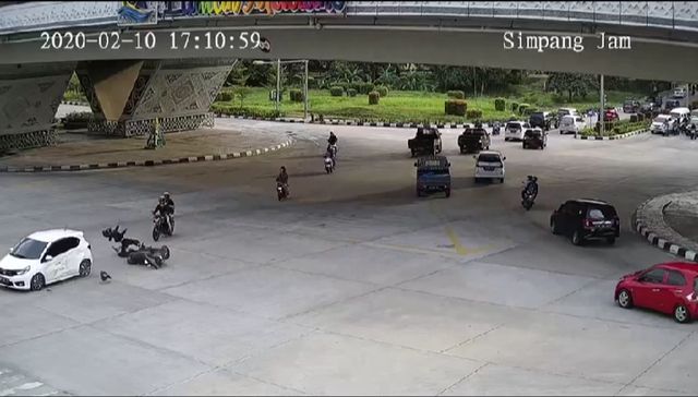 Kecelakaan terekam dari CCTV. Foto: Istimewa