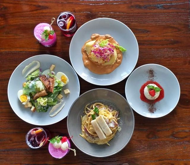 Menu Valentine set di Costess Cafe and Bar Foto: Safira M/ kumparan