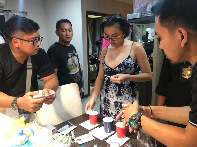 Foto: Gaya Lucinta Luna saat Ditangkap Polisi (205)