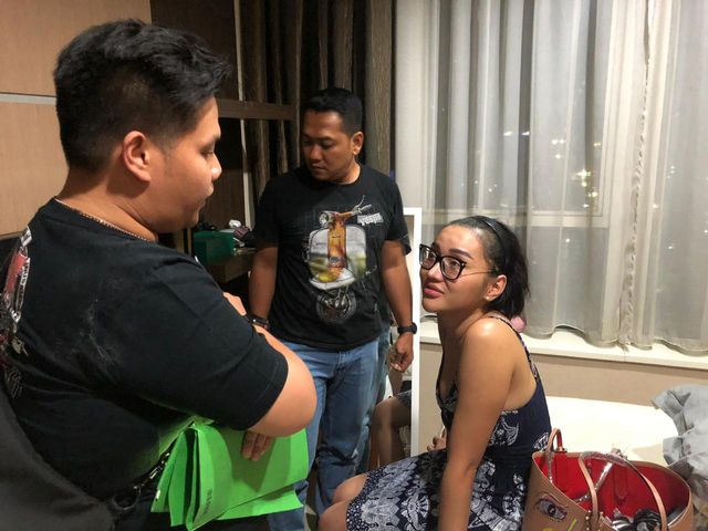 Foto: Gaya Lucinta Luna saat Ditangkap Polisi (204)