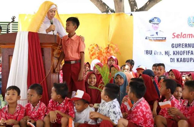 Khofifah Resmikan Sekolah Bantuan Jatim Pasca Bencana Alam di Donggala