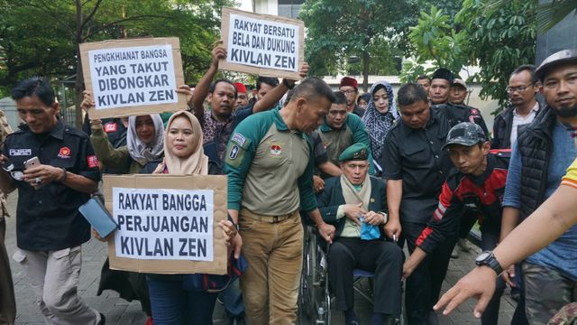 Foto: Tak Jadi Sidang, Kivlan Zen Tinggalkan PN Jakpus (317607)