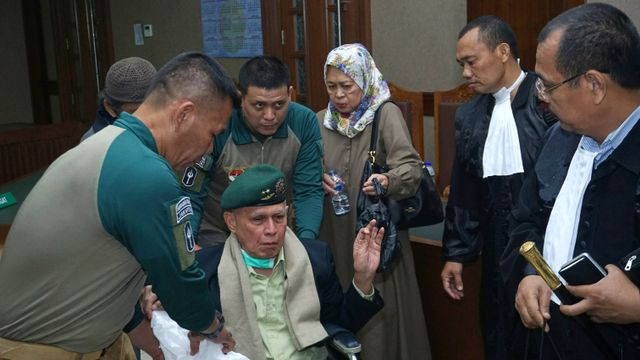 Foto: Tak Jadi Sidang, Kivlan Zen Tinggalkan PN Jakpus (317616)