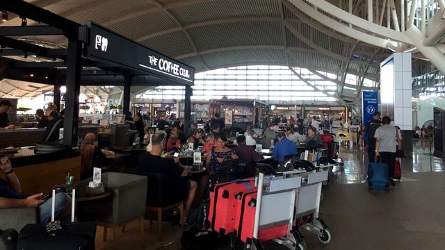 Suasana di terminal Bandara internasional I Gusti Ngurah Rai, Bali. Foto: Denita br Matondang/kumparan