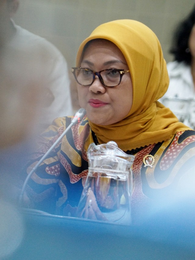 Menteri Ketenagakerjaan Ida Fauziyah saat rapat kerja bersama Komisi IX DPR RI, Jakarta (12/2).
 Foto: Helmi Afandi Abdullah/kumparan