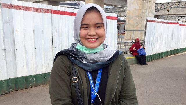 pengguna KRL di Stasiun Manggarai.