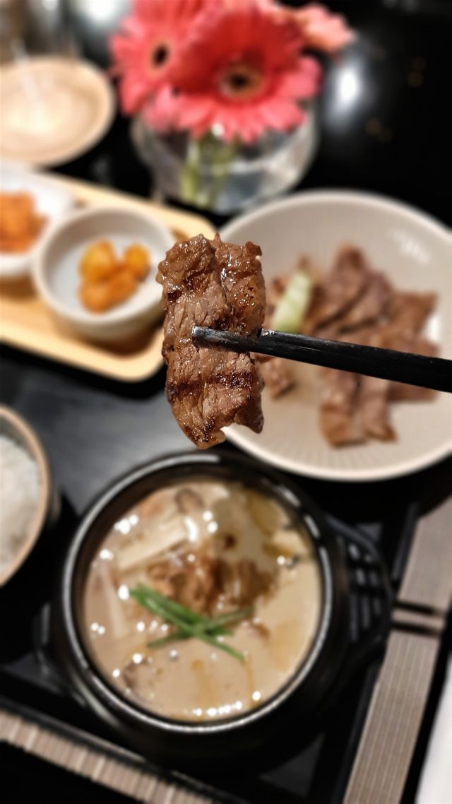 Beef short ribs, Lunch Set Menu ala Shin The Korean Grill Foto: Azalia Amadea/Kumparan
