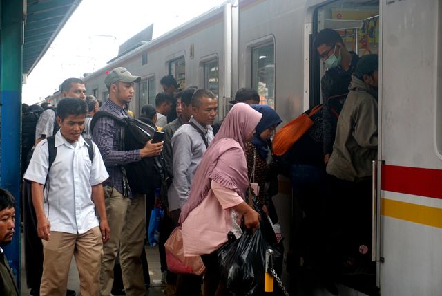 Perubahan Rute KRL di Stasiun Manggarai