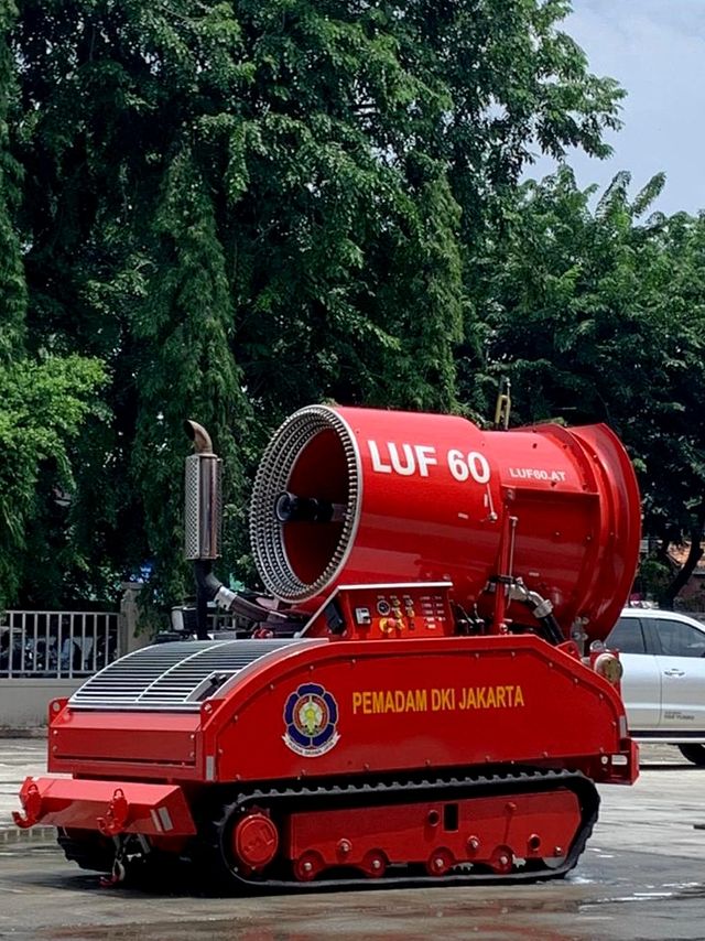 Alat pengurai asap LUF 60 milik Damkar DKI. Foto: Mirsan Simamora/kumparan