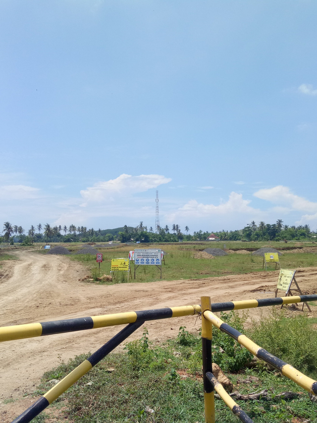 Lokasi proyek pembangunan sirkuit MotoGP Mandalika, Lombok.  Foto: Michael Agustinus/kumparan