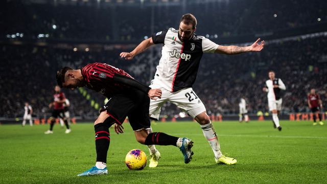 Juventus melawan AC Milan