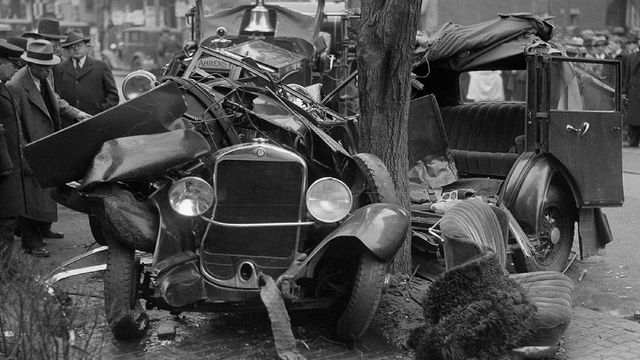 Foto: Kecelakaan mobil antik di Boston