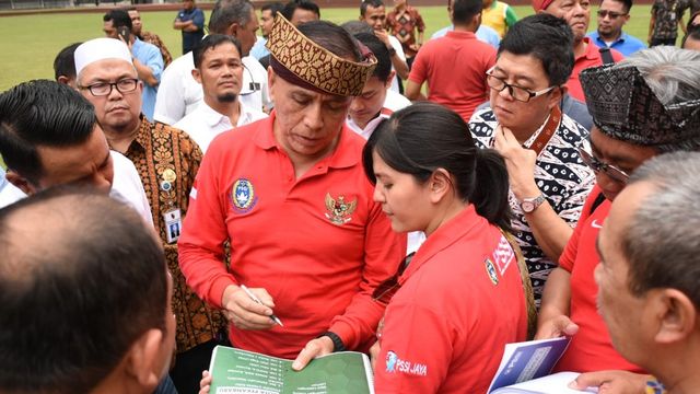 Ketum PSSI Kunjungi Stadion Utama1.jpg