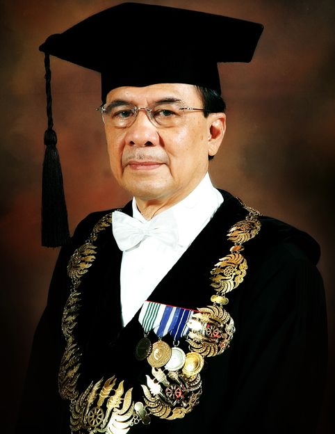 Mantan Rektor Unpad Himendra Wargahadibrata. Foto: Dok. UNPAD