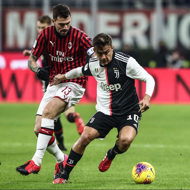 Duel Milan versus Juventus. Foto: Alberto PIZZOLI / AFP
