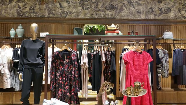 Suasana di Butik Ted Baker di Grand Indonesia