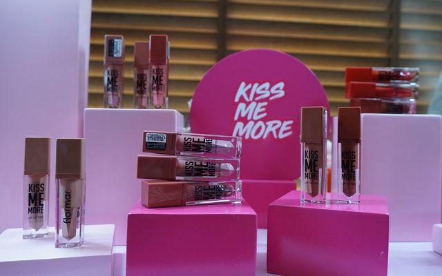 Kiss Me More, Lipstik Baru Flormar yang Bisa Dipakai Sesuai Mood (71969)