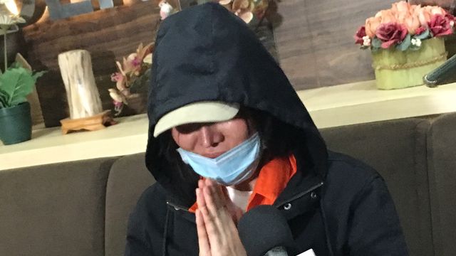 Lucinta Luna memberika keterangan pers