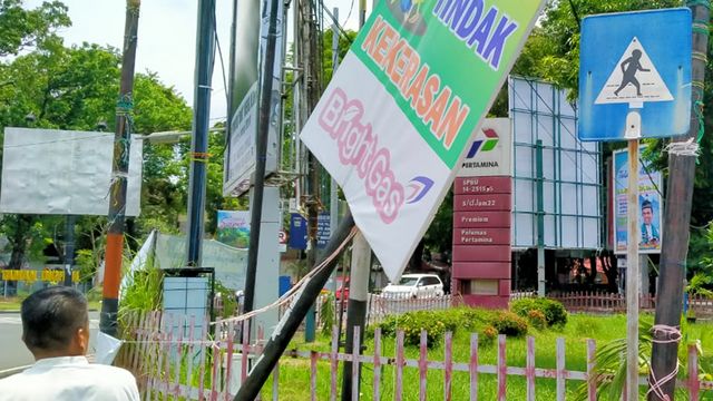 PAPAN IKLAN DIVISI HUMAS POLRI.jpg