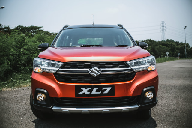 Tampilan depan Suzuki XL7 Foto: Bangkit Jaya Putra