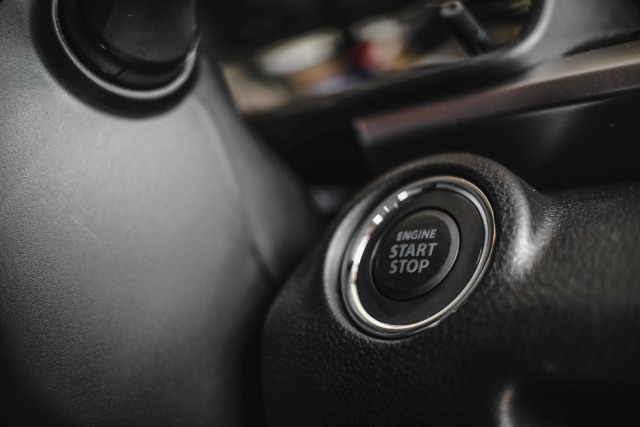 Engine start and stop button Suzuki XL7 Foto: Bangkit Jaya Putra