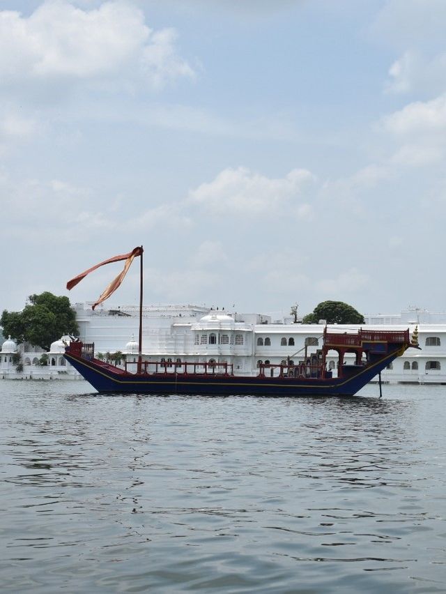 Boat di Danau Pichola. Foto: Khiththati/acehkini
