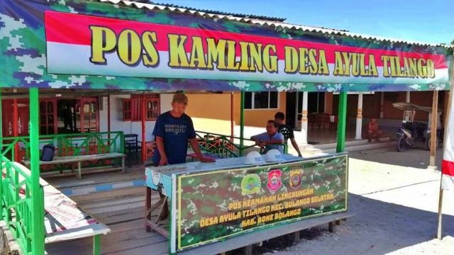 Pos keamanan lingkungan (Pos kamling) yang berkonsep ala militer. di Desa Ayula Tilango, Kecamatan Bulango Selatan, Kabupaten Gone Bolango,Gorontalo. Sabtu, (15/2). Foto: Dok Istimewa