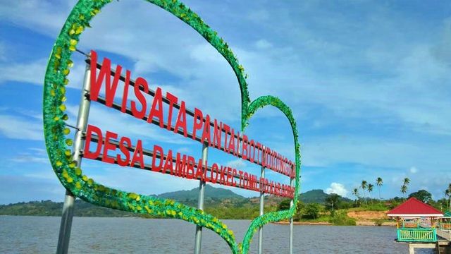 Objek wisata Pantai Botudidingga terletak di Desa Dambalo, Kecamatan Tomilito, Kabupaten Gorontalo Utara. Sabtu, (15/2). Foto: Dok banthayo.id (Ikdal Amala)