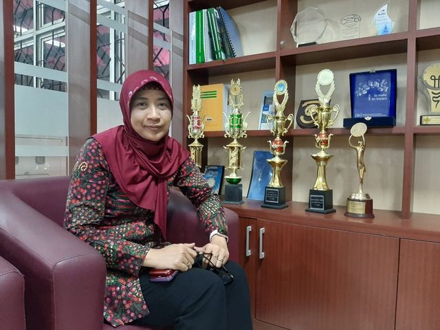 Dr.Eng. Siti Machmudah,ST, M.Eng, selaku Direktur Pendidikan ITS.