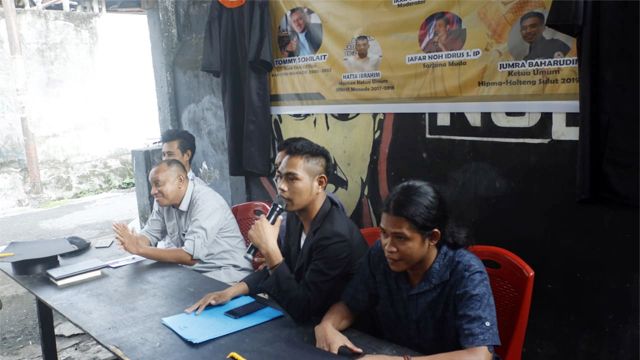 Para pemateri pada kegiatan Dialog Bacarita Wisuda yang digelar oleh Mahasiswa asal Maluku Utara di Manado
