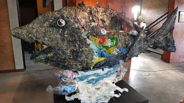 KaryaPutu Wilasa dalam pameran 'Trash to Art di Yayasan Manik Bumi - IST