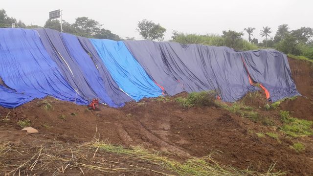 Jasa Marga Masih Perbaiki Ruang Milik Jalan Tol Cipularang Terdampak