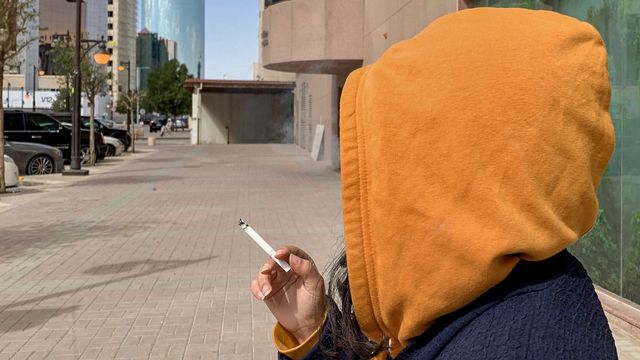 Perempuan Arab Saudi Mulai Berani Merokok di Tempat Umum (517169)