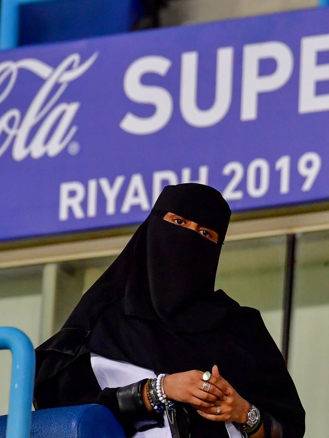 Ilustrasi wanita Arab Saudi bercadar. Foto: AFP/GIUSEPPE CACACE