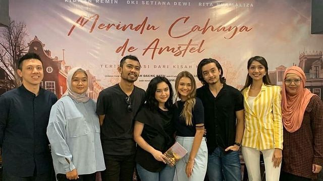 Pemain film Merindu Cahaya de Amstel Foto: Instagram @arumi_e