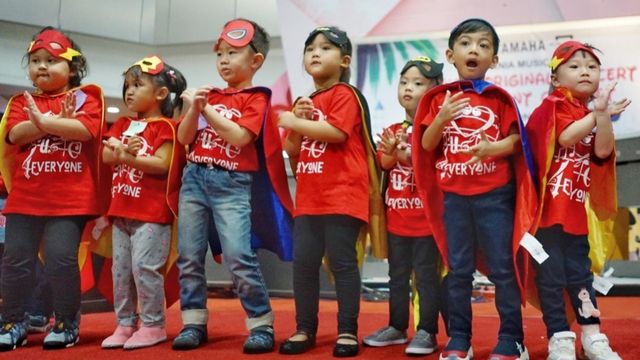 Jokowi antar Jan Ethes pentas musik