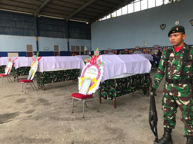 Delapan jenazaah korban MI 17 yang dipulangkan hari ini dengan tujuan Semarangd an Surabaya. (BumiPapua.com/Katharina)