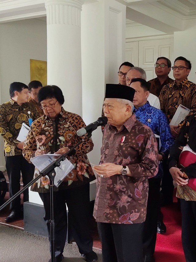 Wakil Presiden, Ma'ruf Amin memberikan keterangan di Rumah dinasnya Jalan Diponegoro, Menteng, Jakarta Pusat. Foto: Aprilandika Pratama/kumparan