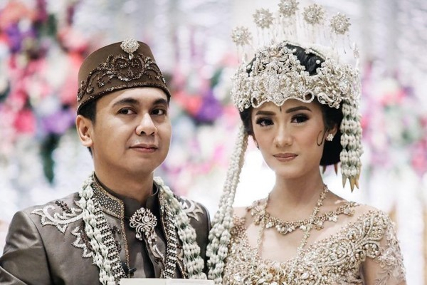 Deretan Artis yang Pernikahannya Bikin Patah Hati Nasional (161135)