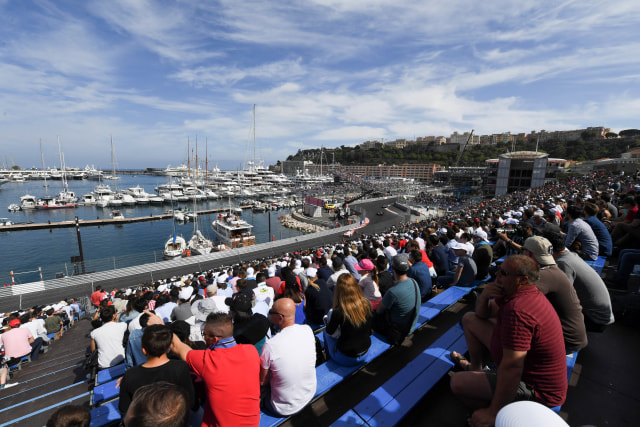 Pemandangan pelabuhan tersaji saat Grand Prix Formula E Monaco di Circuit de Monaco, Monte-Carlo pada 13 Mei 2017. Foto: AFP/Yann COATSALIOU