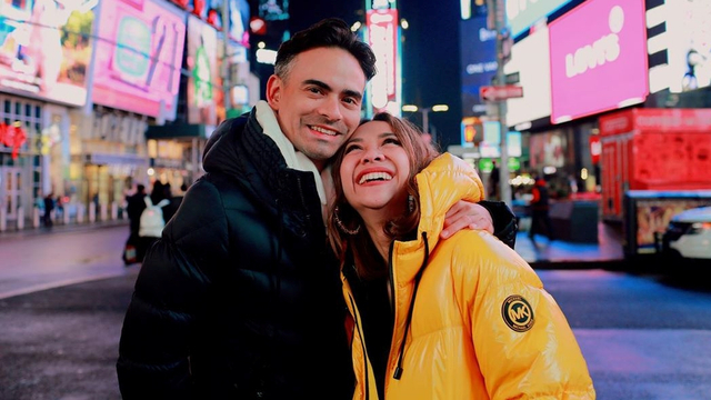 Bunga Citra Lestari dan suaminya, Ashraf Sinclair saat liburan ke New York. Foto: Instagram / @bclsinclair