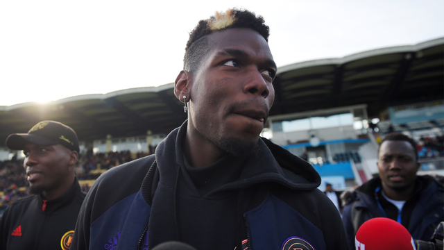 Masa depan Paul Pogba di Manchester United masih abu-abu. Foto: AFP/Guillaume Souvant