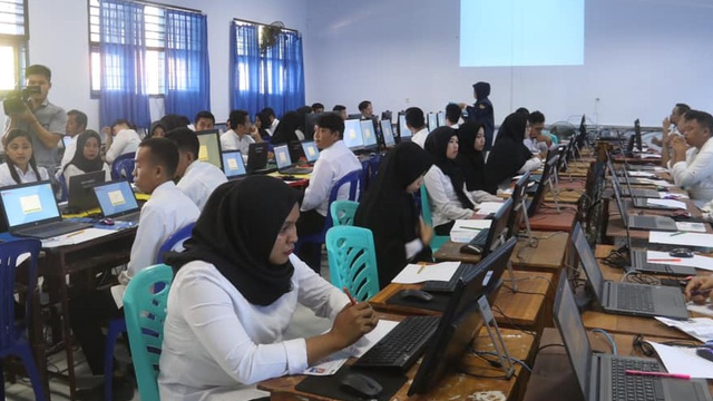 Pelaksanaan ujian CPNS Kabupaten Mamuju. Foto: Dok. Humas Pemkab Mamuju