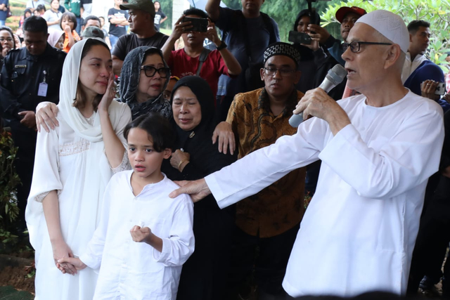 pemakaman Ashraf Sinclair