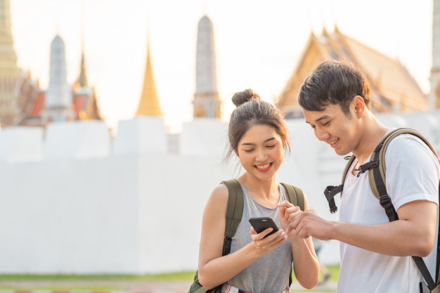 traveler-asian-couple-direction-location-map-bangkok-thailand_7861-1304.jpg