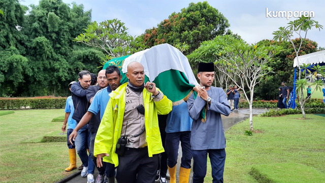 WM- pemakaman Ashraf Sinclair