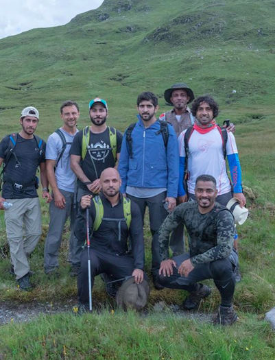 Fazza saat mendaki gunung di Skotlandia. foto: @faz3