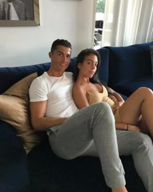 Berpendapatan Besar, Berapa Uang Belanja Bulanan Georgina dari Ronaldo?