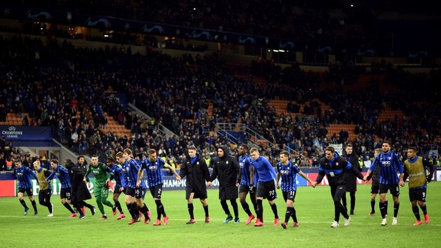 Menunda Derbi Borussia Dortmund vs Schalke 04, Meredam 'Bom Biologis' Corona (1346)